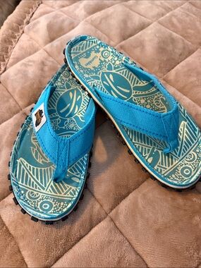Gumbies Unisex Teal Flip Flop Sandals with Patterned Footbed